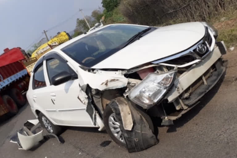 The lorry hit the car