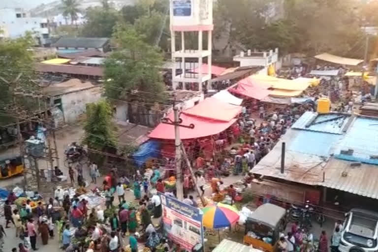 people not wearing face mask in chandragiri chithore district