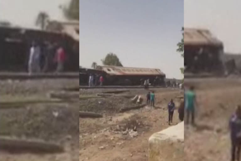 Passenger train derails in Egypt