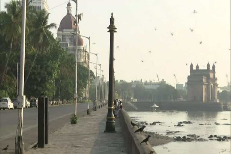 Streets in Mumbai wear deserted look amid Section 144 imposition