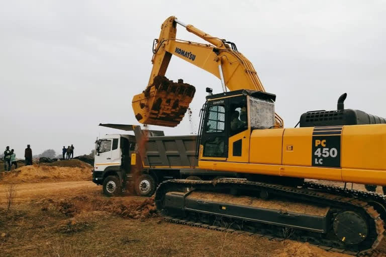 illegal-sand-quarrying-in-harchokha-area-in-koriya