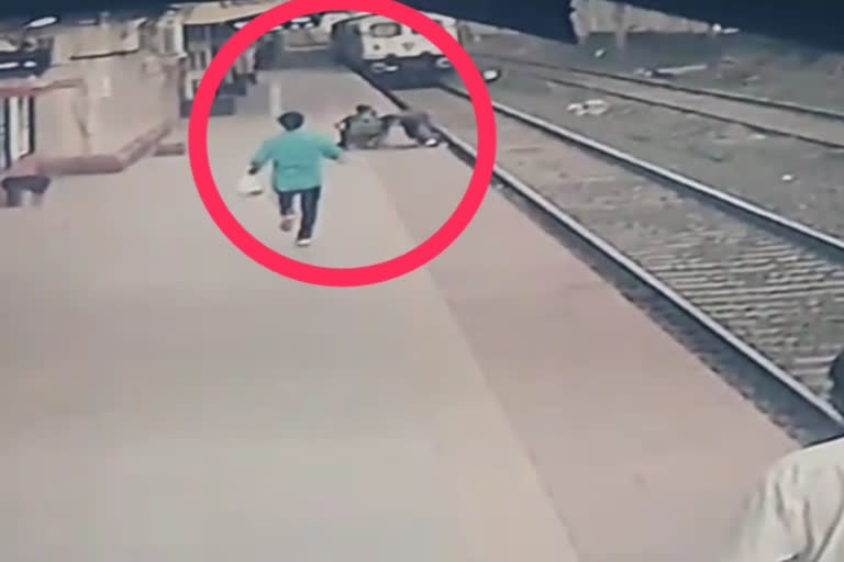 Vangani railway pointman saved boy