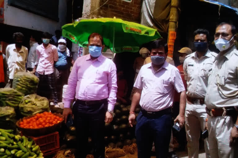 Instructions to shift Medininagar vegetable market due to corona infection in palamu