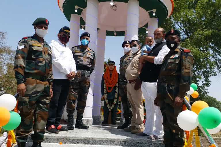 Martyr Lieutenant Anurag Shukla statue unveiled in Palamu