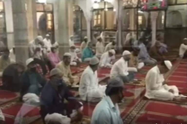 arranging worship in mosques as per government guidelines