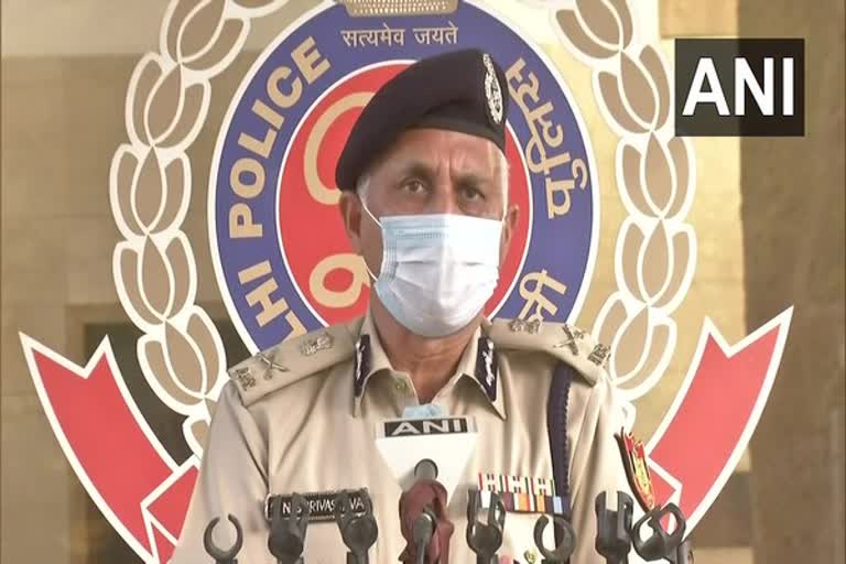 Most essential services will be available during lockdown  stay indoors: Delhi Police Commissioner  ലോക്ക്‌ ഡൗൺ  ഡൽഹി പൊലീസ്‌ കമ്മീഷ്‌ണർ  എസ്‌.എൻ ശ്രീവാസ്‌തവ