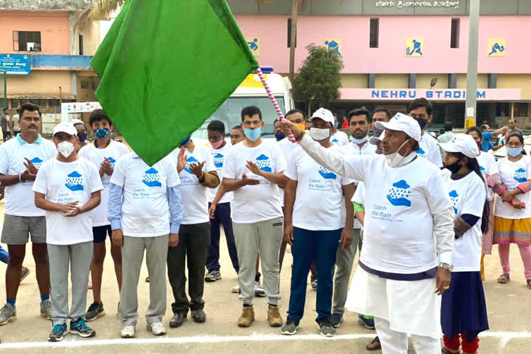 Minister KS Eshwarappa who ran the marathon competition