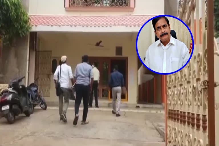 CID officials went to former minister Devineni Uma house