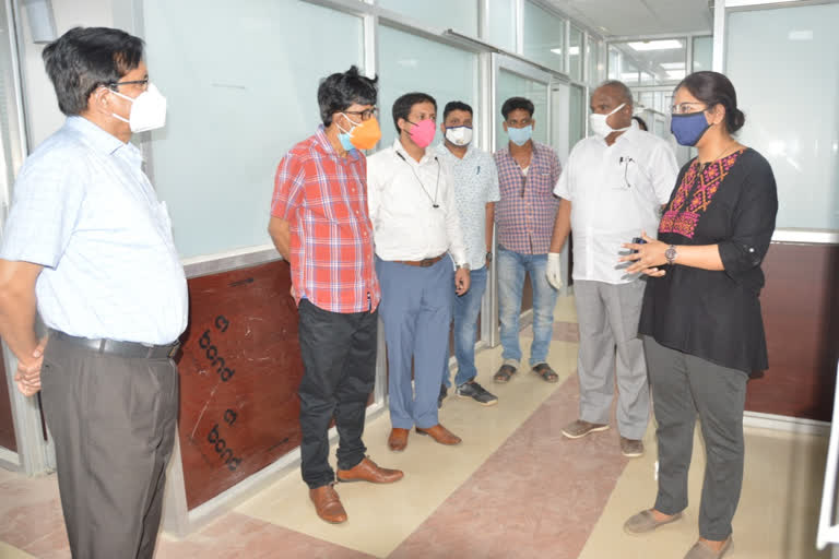 DC inspects Phoolo Jhano Medical College in dumka