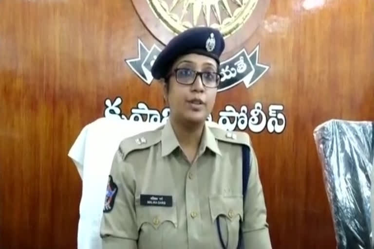 fake police, fake police arrested in machilipatnam