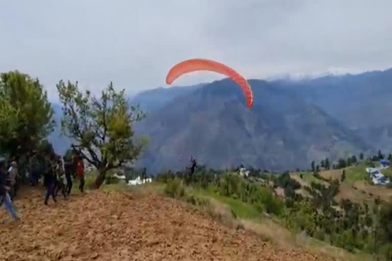 one day paragliding trail in thathri sub division