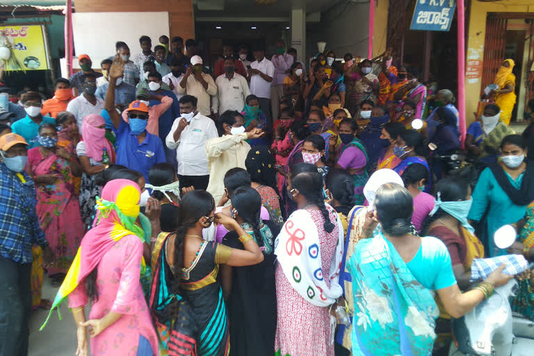 protest in front of Warangal East MLAs house