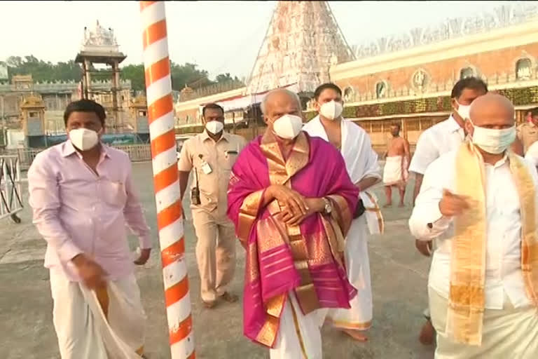 Banwarilal Purohit visit Tirumala