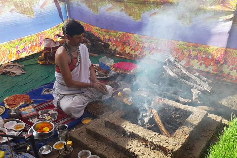 અષ્ટમીનો હવન કરીને નવરાત્રિ પર્વનું સમાપન કરાયું