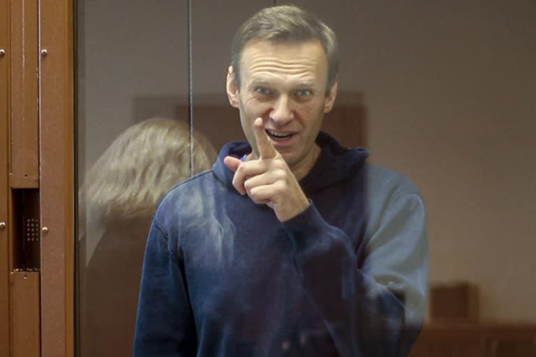 Top Navalny associates detained ahead of protests