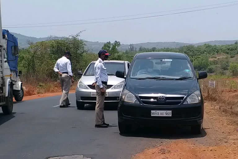 कडक निर्बंधाचा वाहतुकीवर परिणाम, मुंबई-गोवा महामार्गावर तुरळक वाहतूक