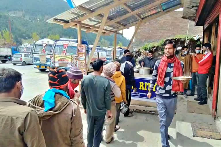 Free langer for stranderd drivers on Sringaar Leh Highway