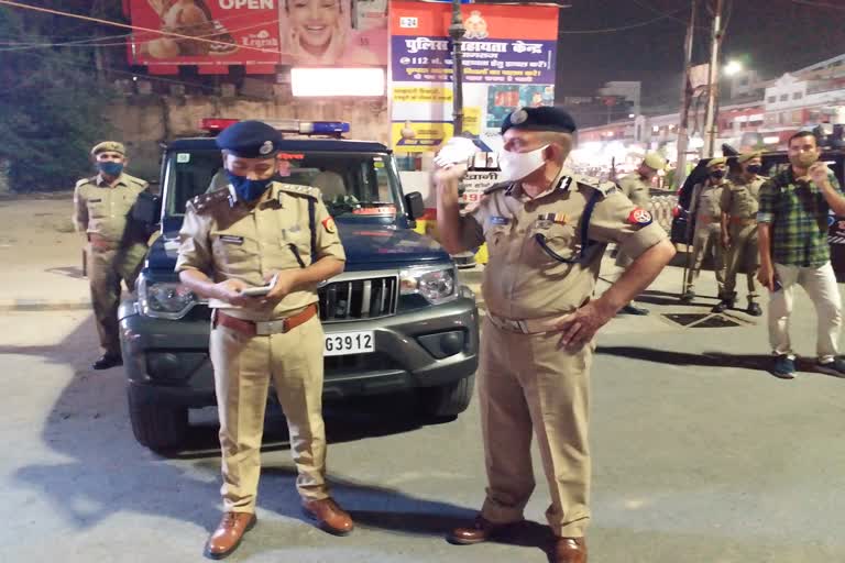 60 पुलिसकर्मी संक्रमित