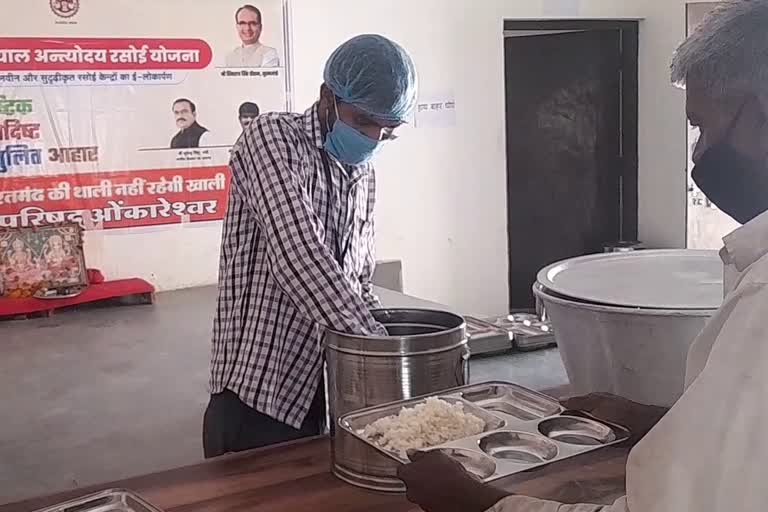 omkar-prasadalaya-and-deendayal-antyodaya-kitchen-became-the-support-of-the-food-of-the-poor