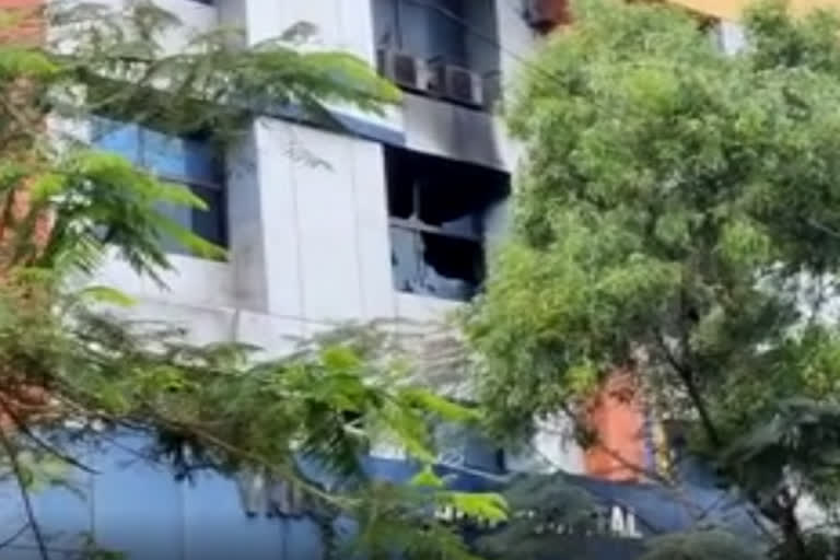 13 Patients die as fire breaks out at Covid hospital in Palghar