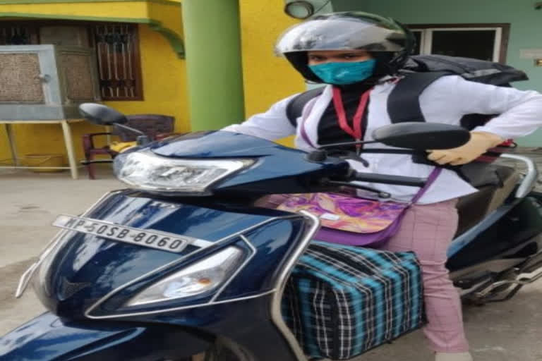 doctor pragya  doctor rides from balaghat to nagpur  doctor rides 180 km  Dr. Pragya Ghade  പ്രതീക്ഷയുടെ പൊന്‍കിരണമായി ഡോ. പ്രഗ്യ ഗഡെ  ബാലഘട്ട്  ഡോ. പ്രഗ്യ ഗഡെ