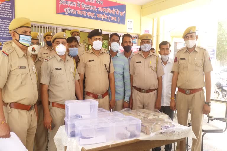 Pistol recovered from Kamlesh Prajapat, कमलेश प्रजापत के पास से पिस्तौल बरामद