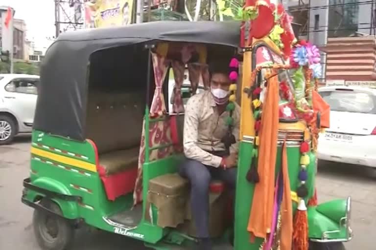 auto-rickshaw-driver-helped-to-patients-in-ranchi