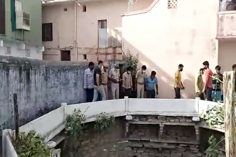 jhalawar news  crime in jhalawar  झालावाड़ न्यूज  कुएं में कूदना  आत्महत्या  Woman jumping into a well  क्राइम इन झालावाड़  Suicide  Jump into the well