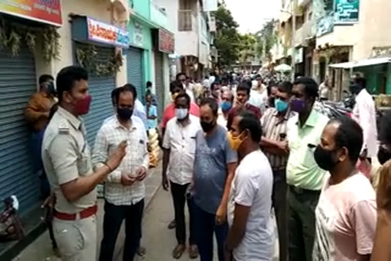 Self-motivated lock-down traders in Gauribidanur