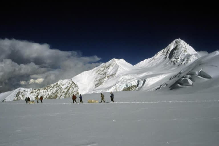 glacier-broken on the India-China border