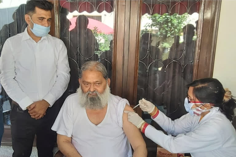 haryana Home Minister Anil Vij taken the first dose of Corona vaccine in ambala