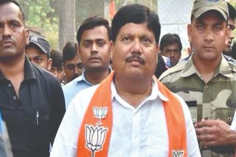 BJP candidate injured in clash with mob in Kolkata