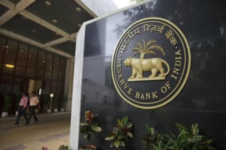 AmericanExpress and DinersClub barred by RBI