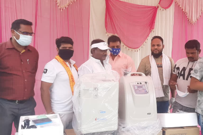 social-workers-donated-50-oxygen-concentrators-to-covid-care-center