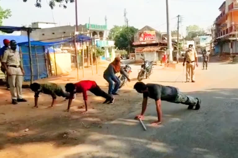 jashpur Police took action against those who roamed in lockdown