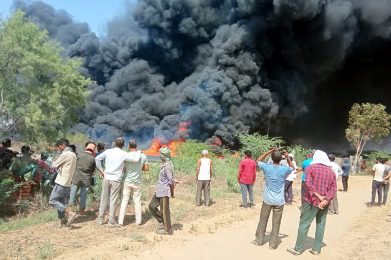 charkhi dadri field fire