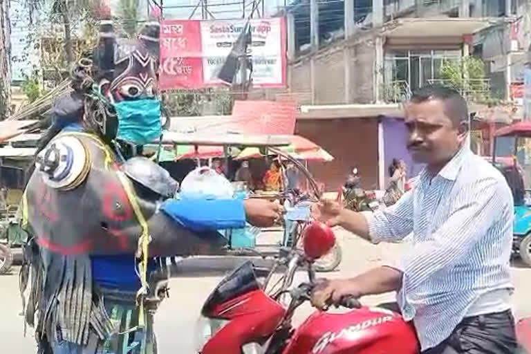 যমরাজ সেজে রায়গঞ্জে করোনা সচেতনতা