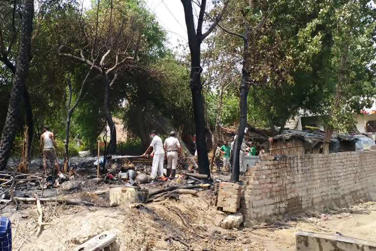 hisar slum area fire