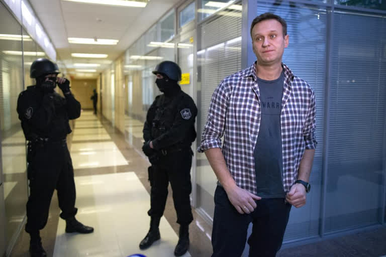 Russian court restricts Navalny's anti-corruption foundation