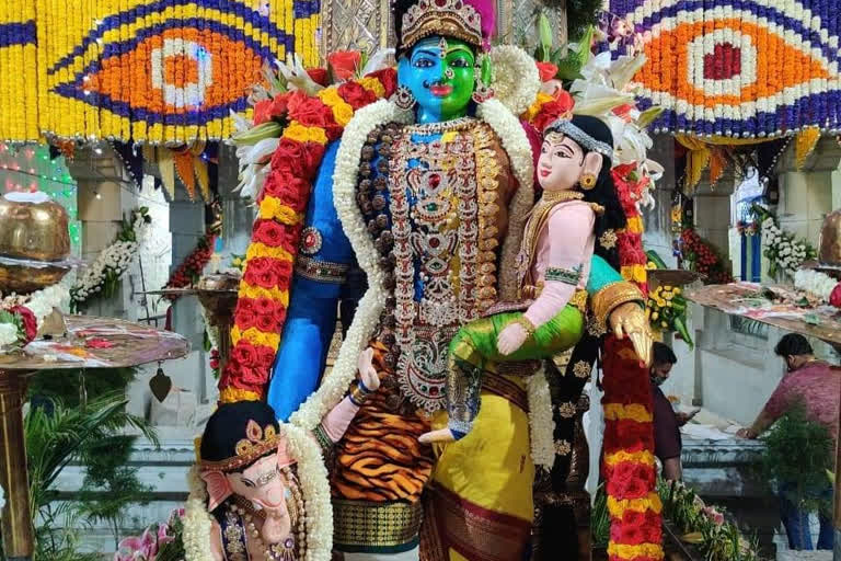 Closing ceremony of Karaga Mahotsav, Closing ceremony of Karaga Mahotsav in Bangalore, Bangalore Dharmraya temple, Bangalore Dharmraya temple news, ಬೆಂಗಳೂರು ಕರಗ ಸರಳ ಆಚರಣೆಗೆ ತೆರೆ, ಬೆಂಗಳೂರು ಕರಗ ಸರಳ ಆಚರಣೆಗೆ ತೆರೆ ಸುದ್ದಿ, ಬೆಂಗಳೂರು ಧರ್ಮರಾಯ ದೇವಾಲಯ, ಬೆಂಗಳೂರು ಧರ್ಮರಾಯ ದೇವಾಲಯ ಸುದ್ದಿ,