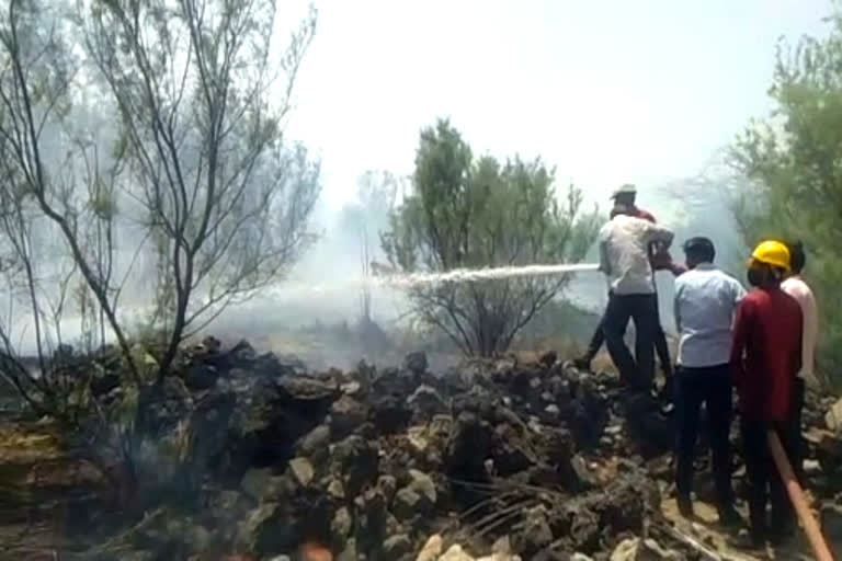 अलवर के औद्योगिक क्षेत्र एमआईए में आग, अलवर समाचार, Fire in Lord Chloro Alkalies Factory, Fire in Alwar's Industrial Area MIA