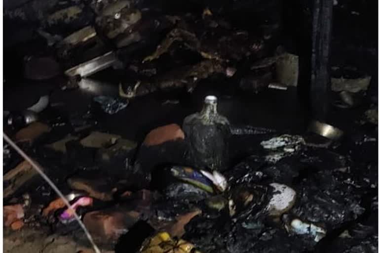 Six people died in cylinder blast in Delhi