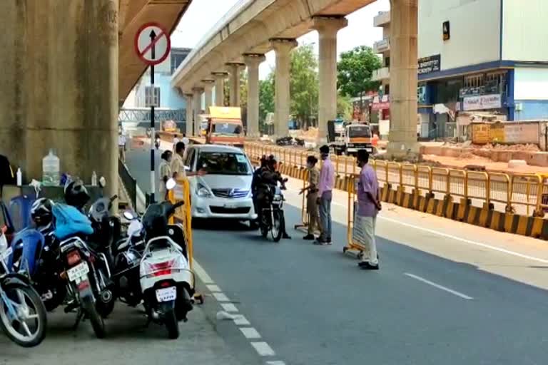 people-break-the-corona-rules-in-bengalore