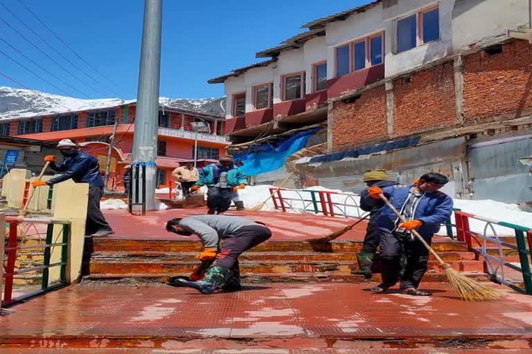 preparation-for-opening-of-badrinath-dham