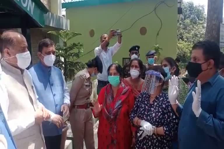 Family members of covid patients got angry in Nahan