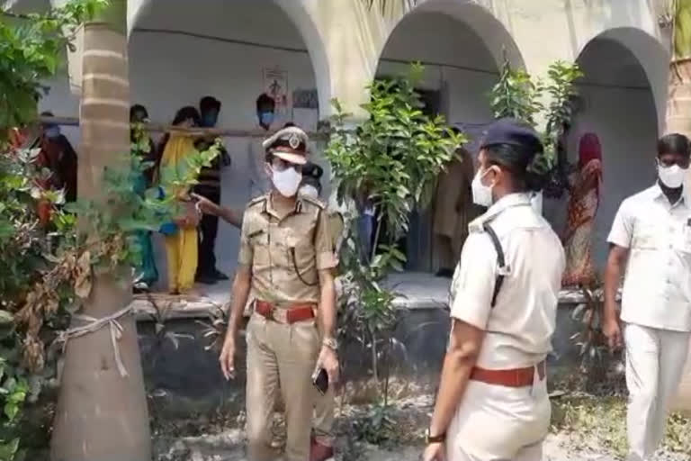 warangal cp tarun joshi visited polling centres