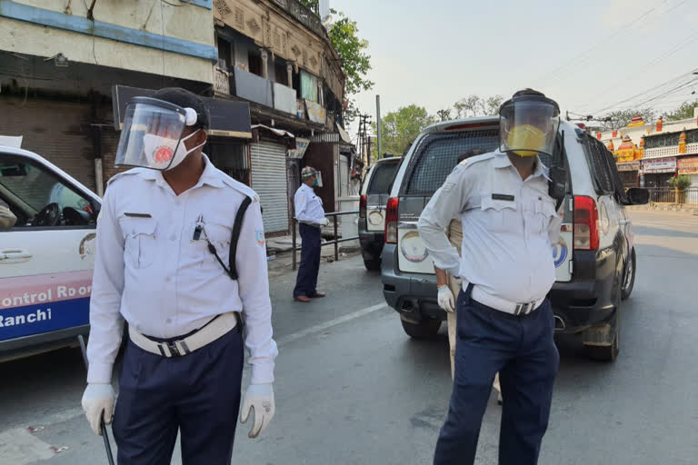 police-conduct-checking-operation-after-3-pm-in-ranchi