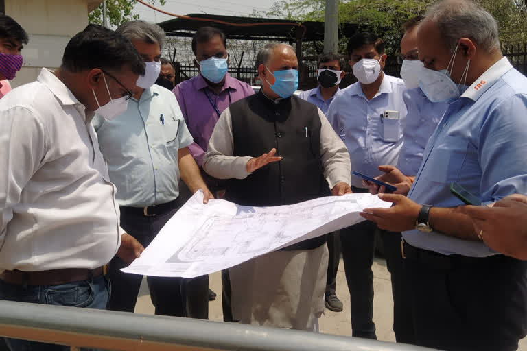 Jai Prakash inspected Bal Ram Hospital