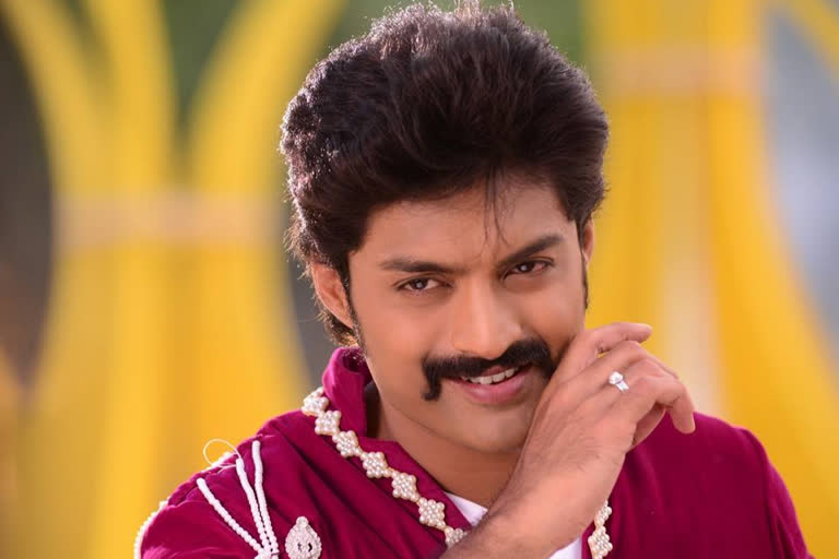 Hero Kalyan Ram's new movie title as Amigos