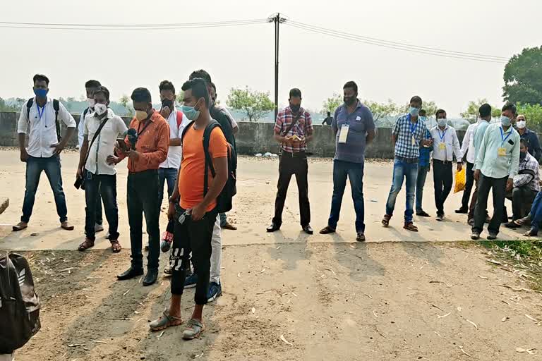 ভোটগণনাৰ দিনাই হোজাইত সাংবাদিক বহিল প্ৰতিবাদত